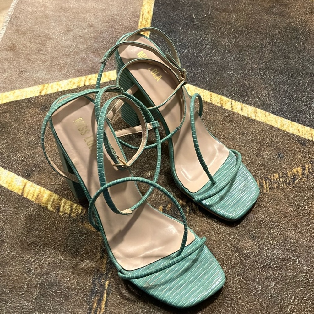 Miss lola size 9 heels
